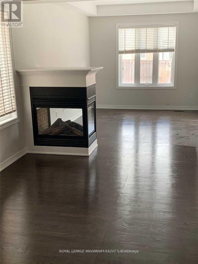 Photo du bâtiment - 8 Tustin Rd