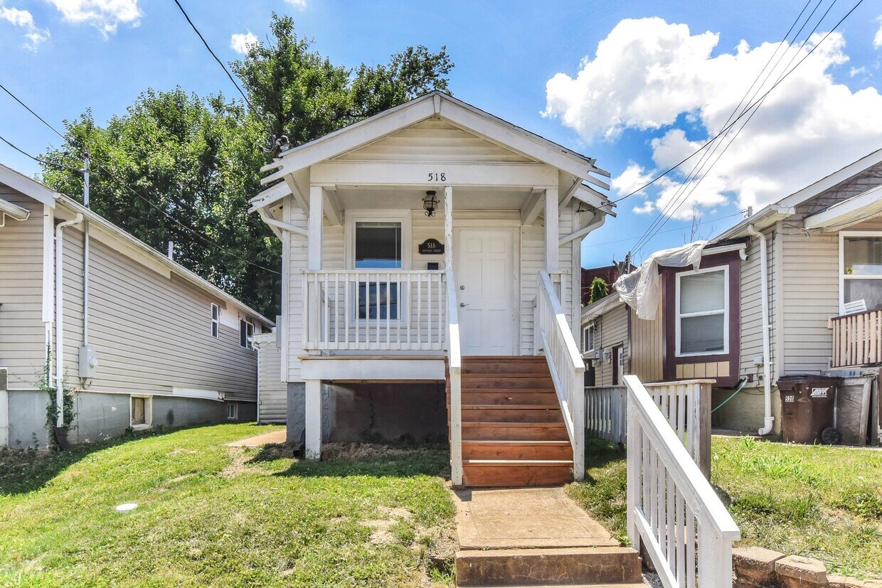 Just Remodeled! 1Bed/1Bath in South County House Rental in St. Louis
