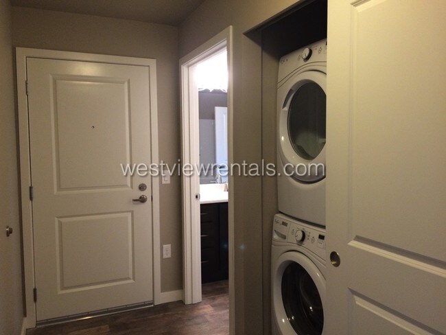 Foto del edificio - 203 E Laurel St