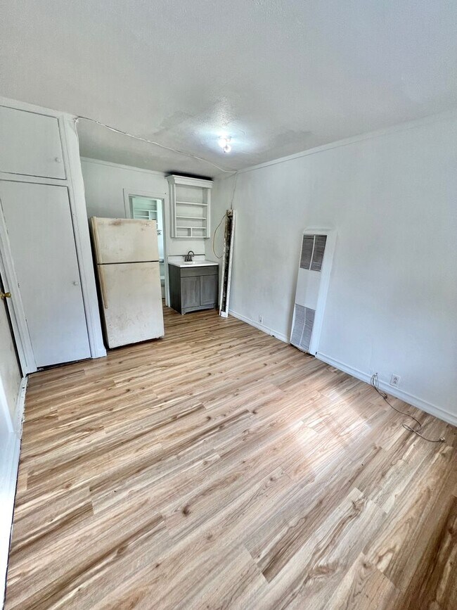 Foto del edificio - 1215 Emily St