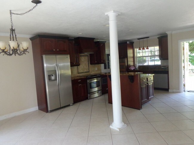 Building Photo - 3805 NW 50th Street  PENDING LEASE