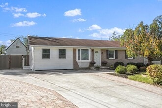 Building Photo - 114 Highlander Rd