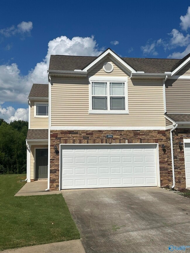 Building Photo - 208 Falling Water Ln SW
