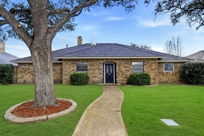 Photo - 1329 Mackie Dr House