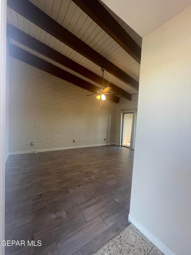 Building Photo - 15000 Ashford St