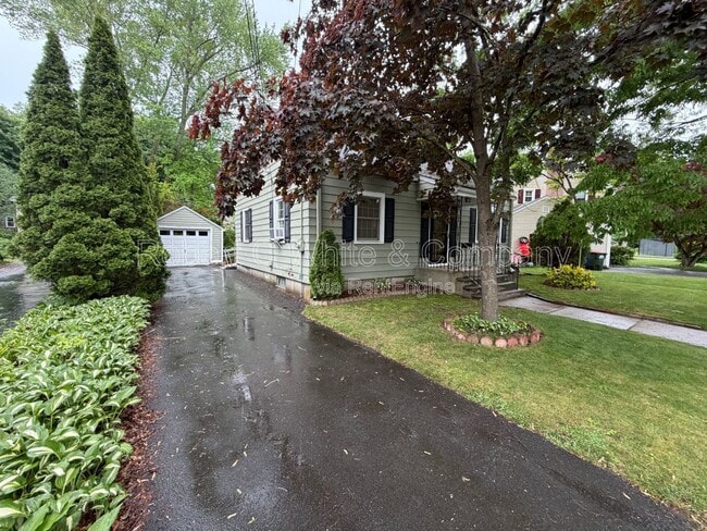 Building Photo - 36 Pomeroy Ave