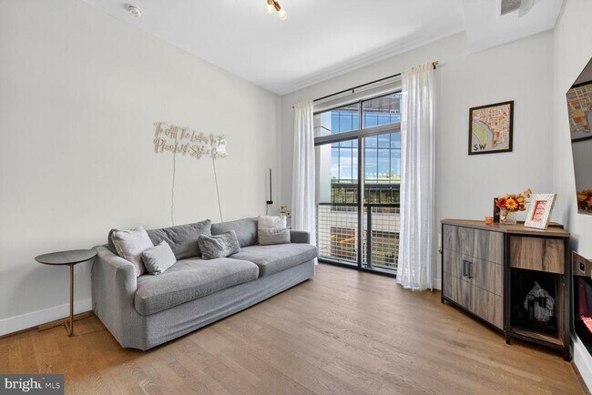 Foto del edificio - 525 Water St SW