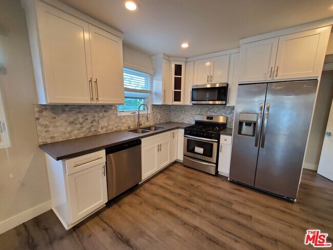Foto del edificio - 3915 Brighton Ave