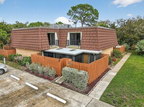 Building Photo - 5612 SE Riverboat Dr