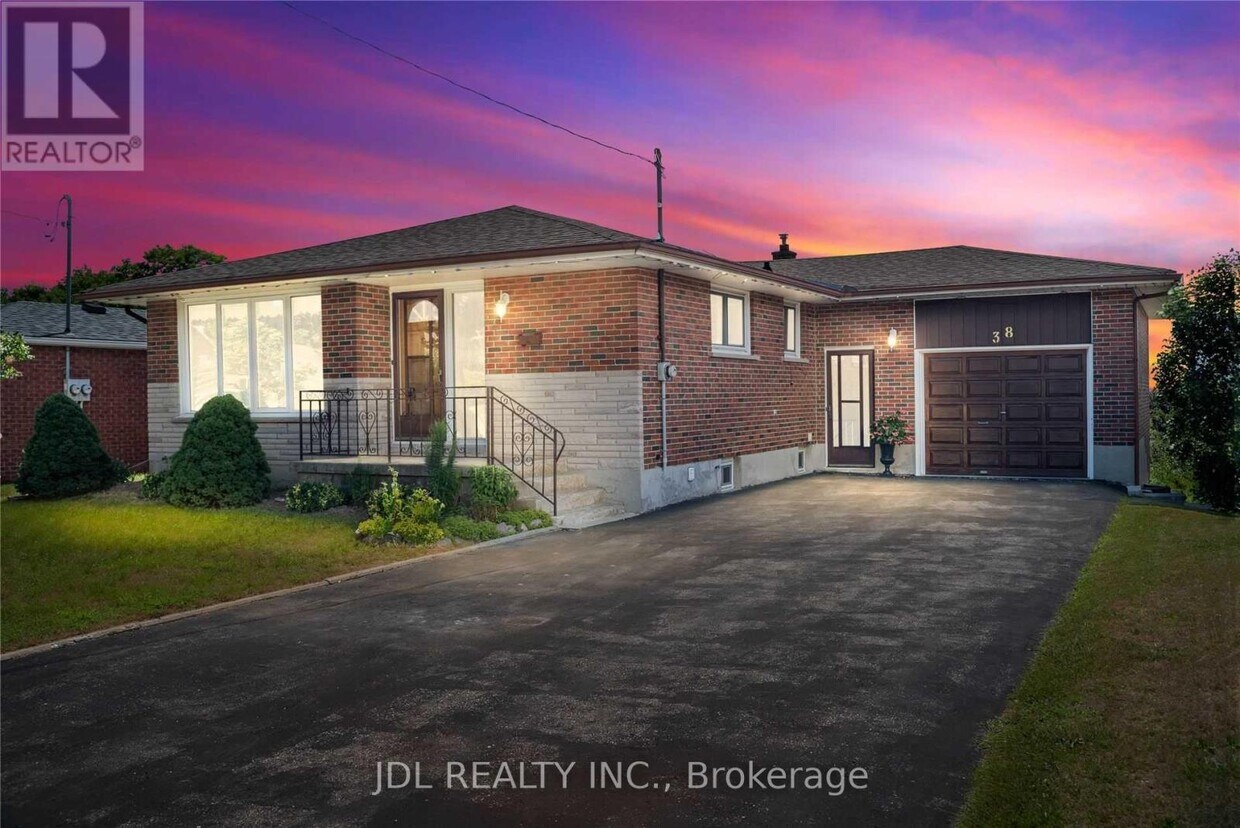 Photo principale - 38 Grandview St S