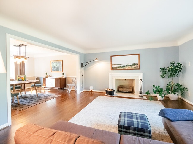 Building Photo - 355 Circlewood Ln