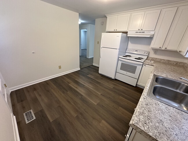 Building Photo - 1121 Northwest Blvd