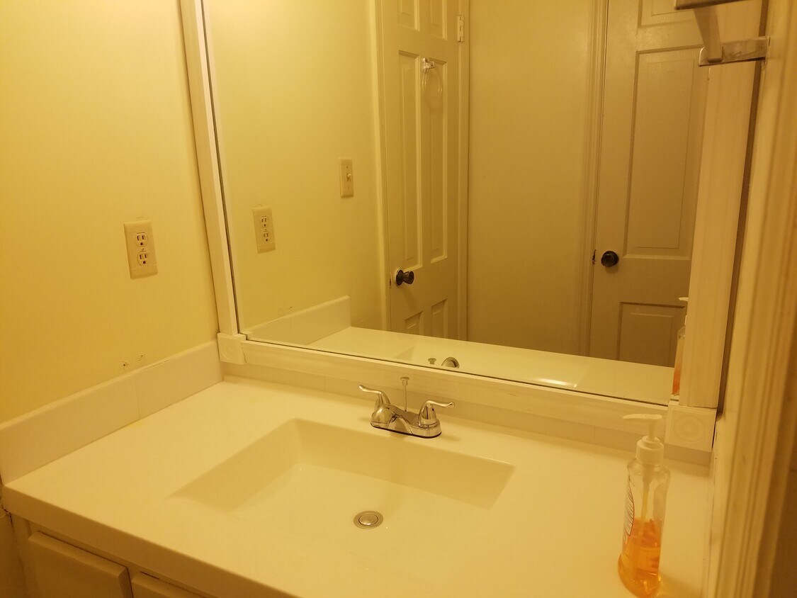 1329 Woodstone Ter Unit Cozy Condo, Morrow, GA 30260 Condo for Rent