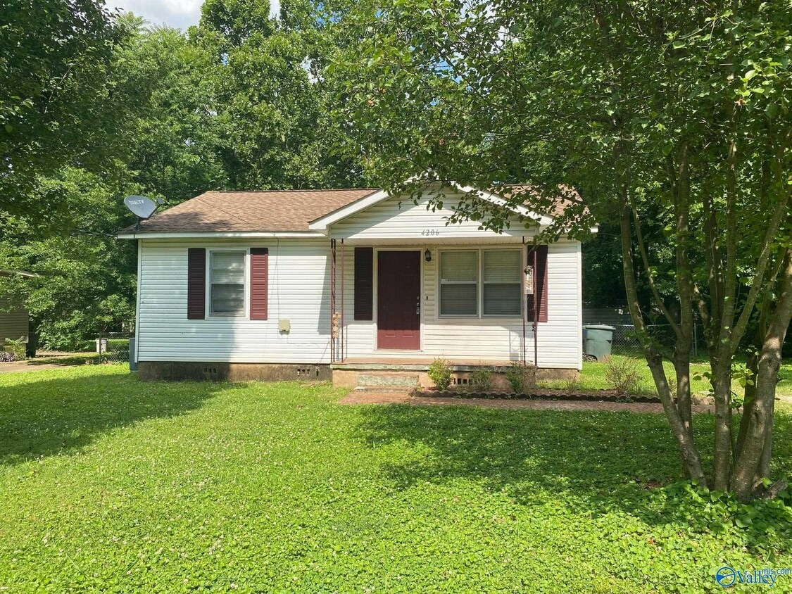 Foto principal - 4206 Irondale Dr NW