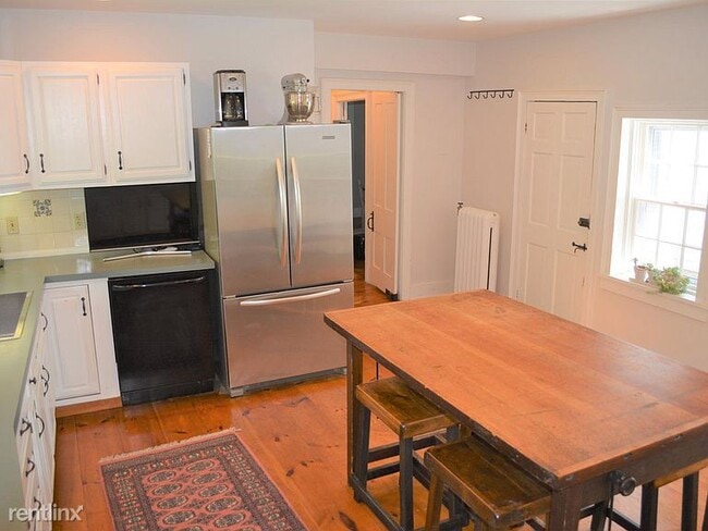 Building Photo - 3 br, 3 bath House - 6 Chestnut St