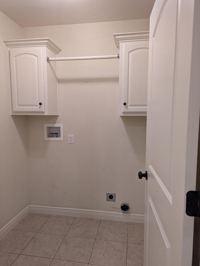 Building Photo - 530 Highlandville Rd