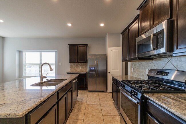 Building Photo - 529 Cerrito Cove