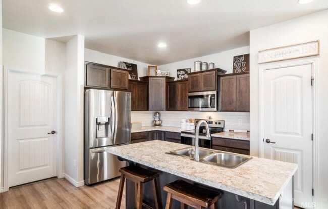 Foto del edificio - 1406 Concord St