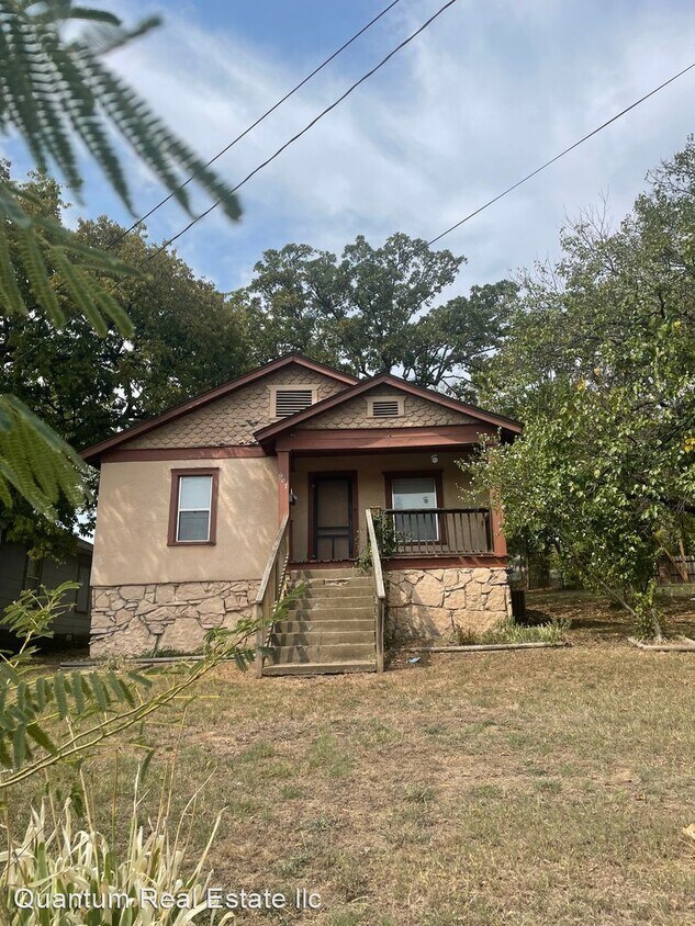 2 br, 1 bath House 907 N 20th St, House for Rent in Van Buren, AR