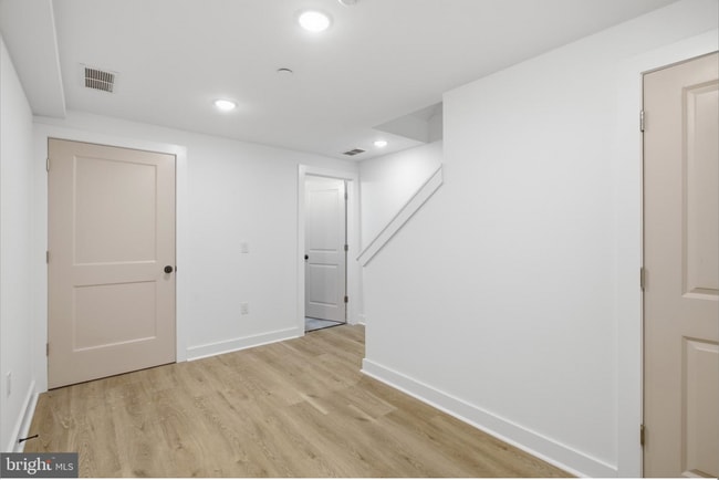 Building Photo - 1018 W Arizona St