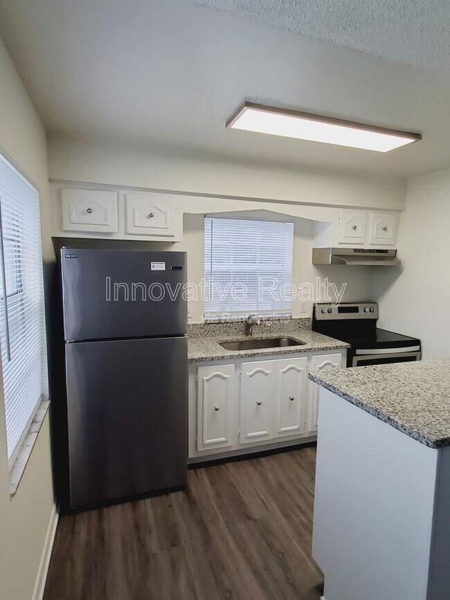 Foto del edificio - 5250 Davisson Ave