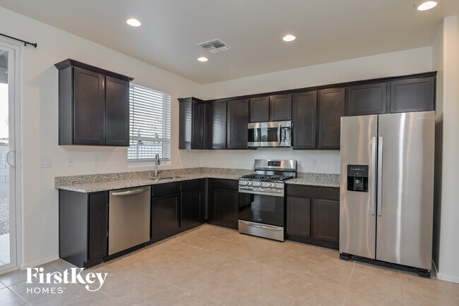 Foto del edificio - 2863 N Fair Oaks Ave
