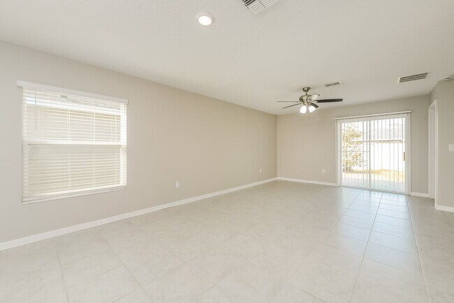Foto del edificio - 4295 Sunny Creek Pl