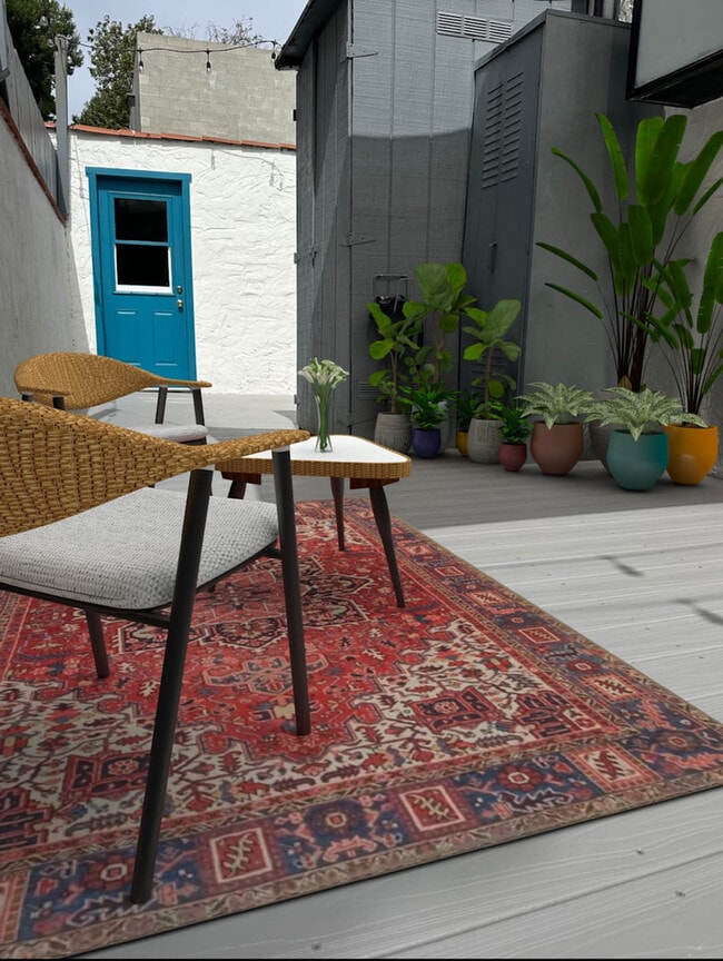 Private backyard deck - 8268 Waring Ave