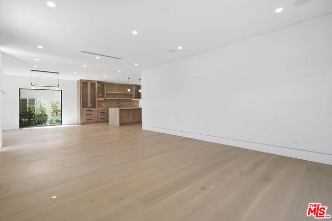 Foto del edificio - 1161 Stearns Dr