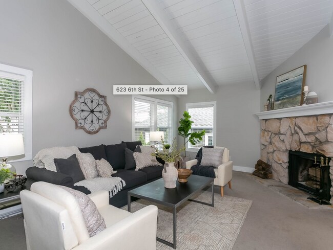 Sala de estar - 615 6th St