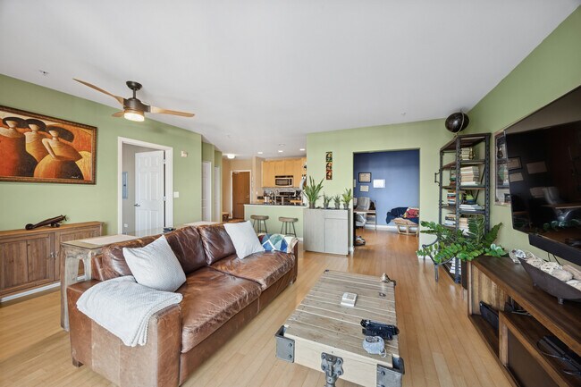 Foto del edificio - 7757 Van Buren St