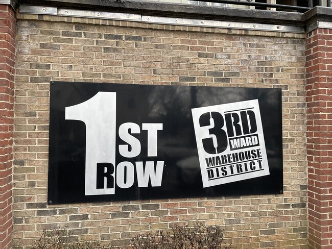 Building Photo - 1101 W 1st St