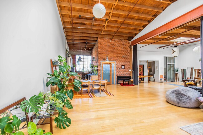 Foto del edificio - 980 Grace Ave