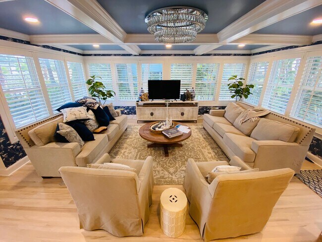 Building Photo - 1804 Pass a Grille Way