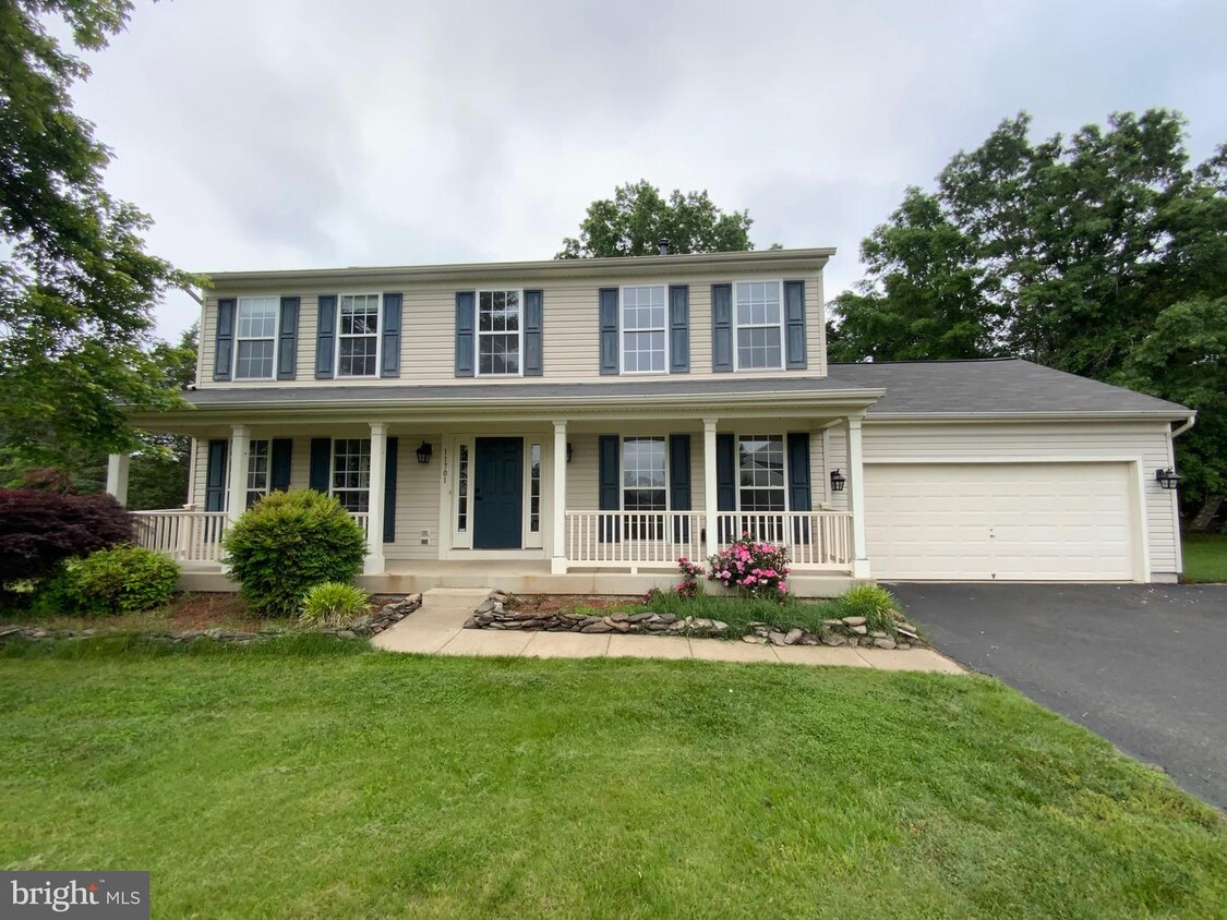 Foto principal - 11701 Fort Lee Dr