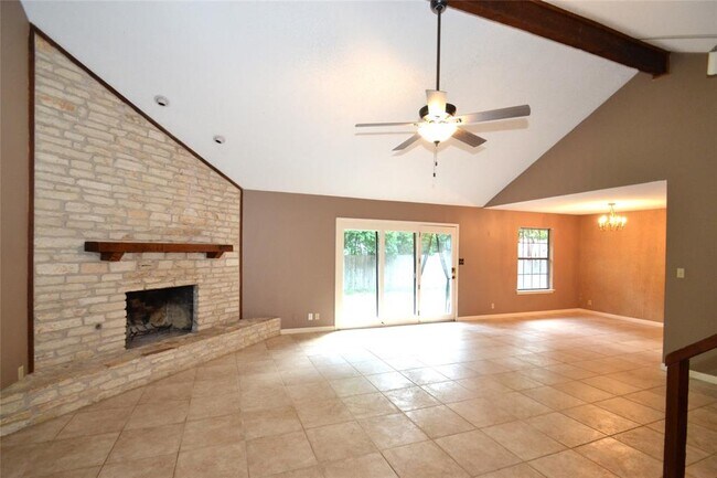 Foto del edificio - 8833 Tallwood Dr