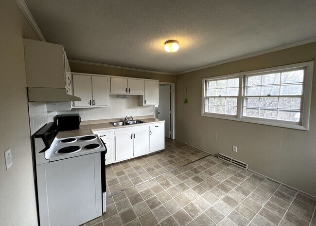 Foto del edificio - FOR RENT!