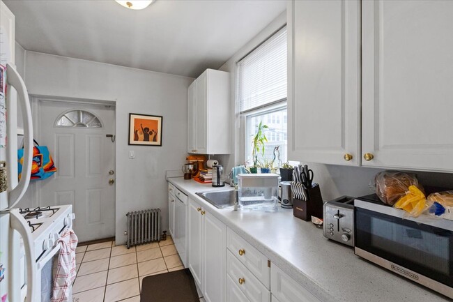Foto del edificio - 6418 N Newgard Ave