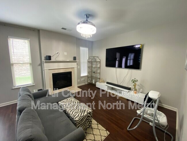 Foto del edificio - 3371 Castleberry Village Cir