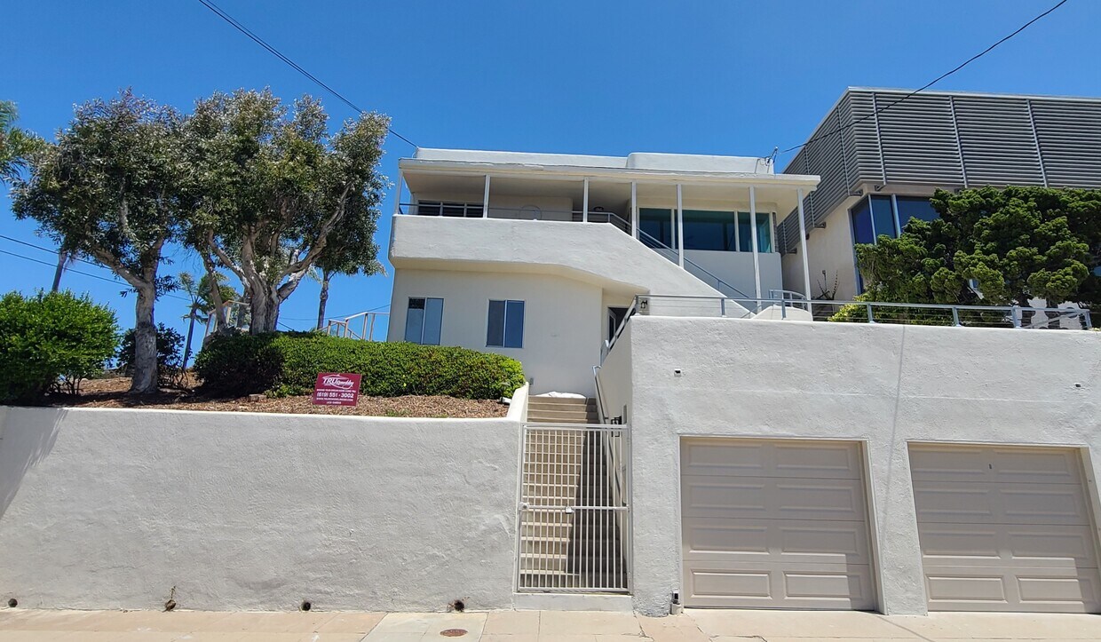 Foto principal - 2186 W California St