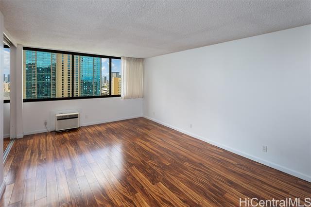 Building Photo - 1255 Nuuanu Ave