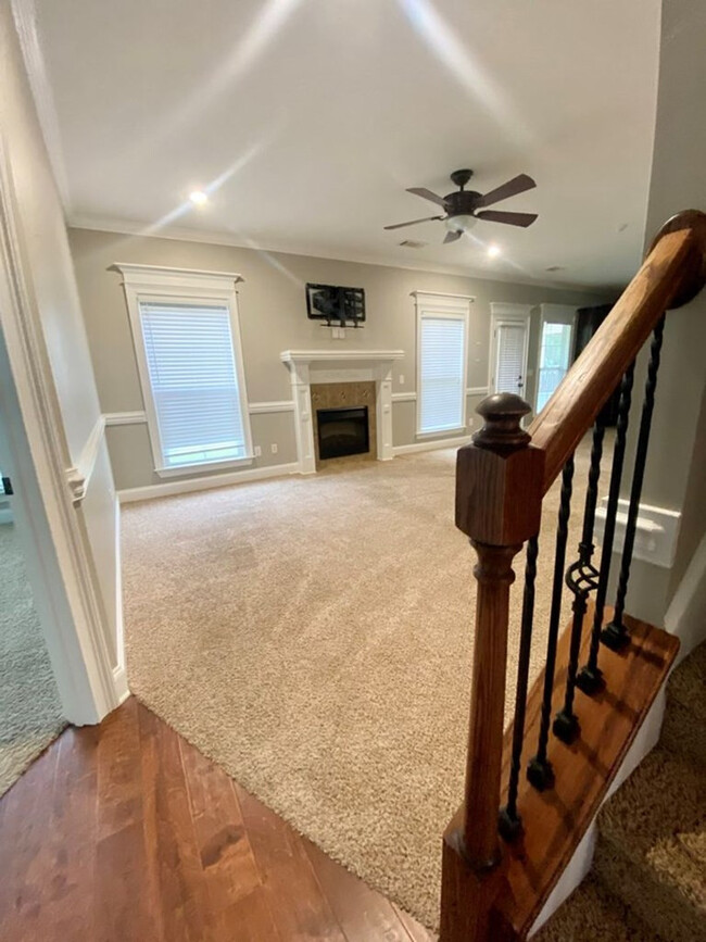 Foto del edificio - 4066 Starview Ln