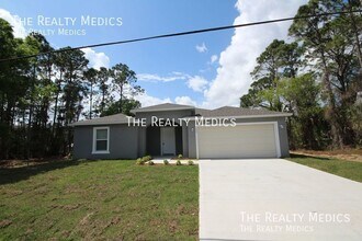 Building Photo - 182 Hillock Ave NW