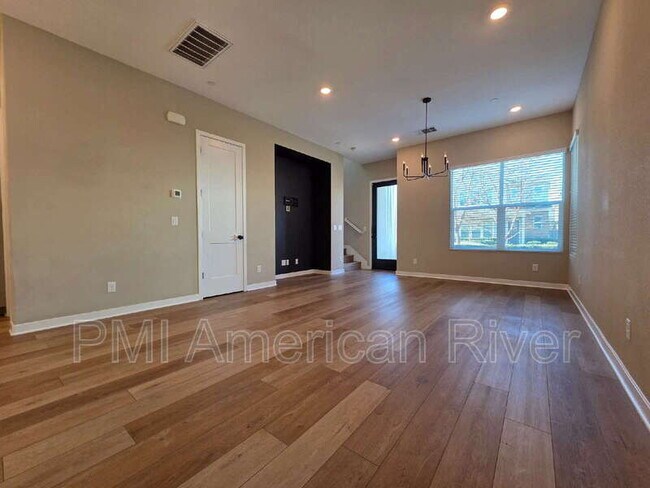 Foto del edificio - 133 Fischbacher St