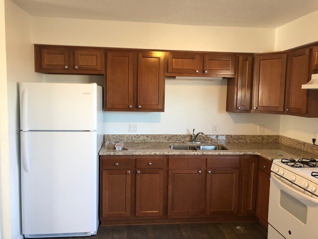 Foto principal - 12128 Menaul Blvd NE