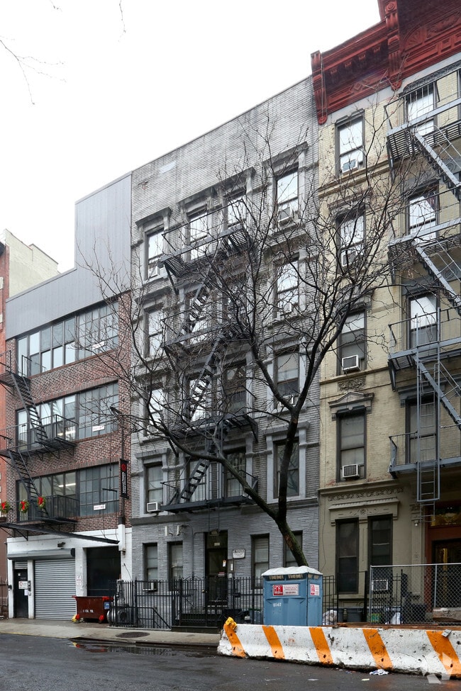 Building Photo - 444 W 49th St