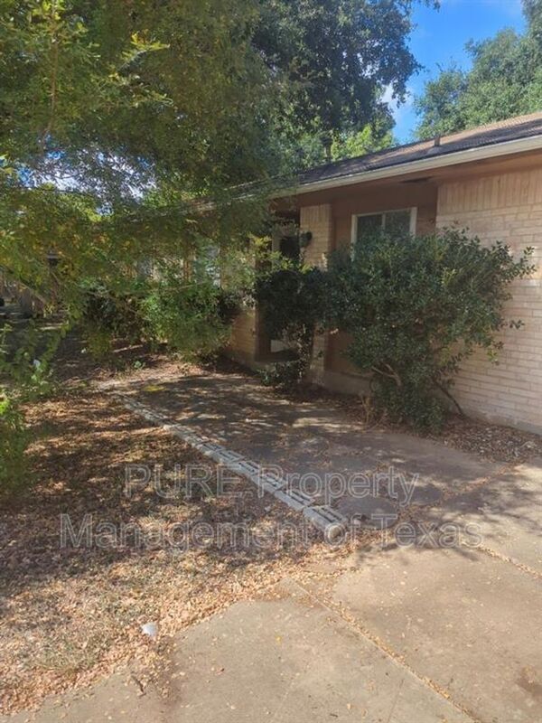 Foto del edificio - 5204 Peppertree Pkwy
