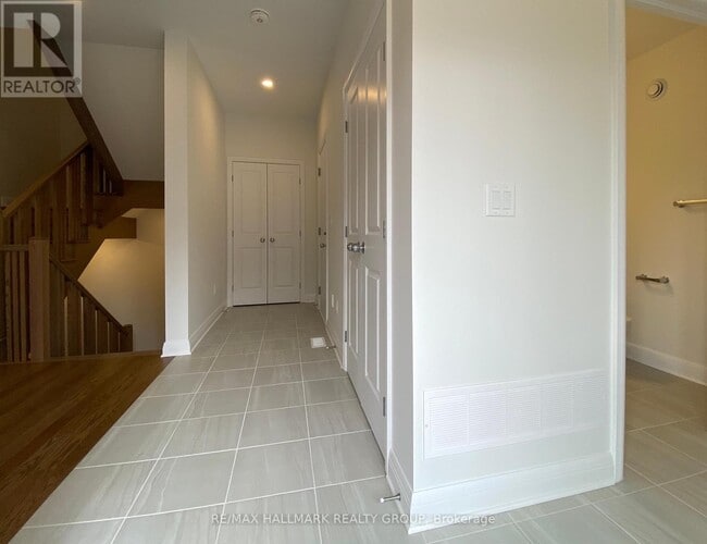 Building Photo - 25 Kinver Pvt