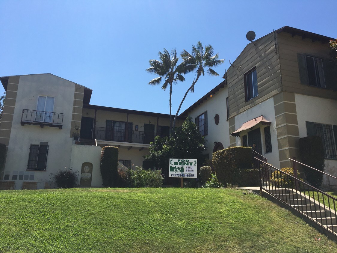 Foto principal - 1142 S Bronson Ave