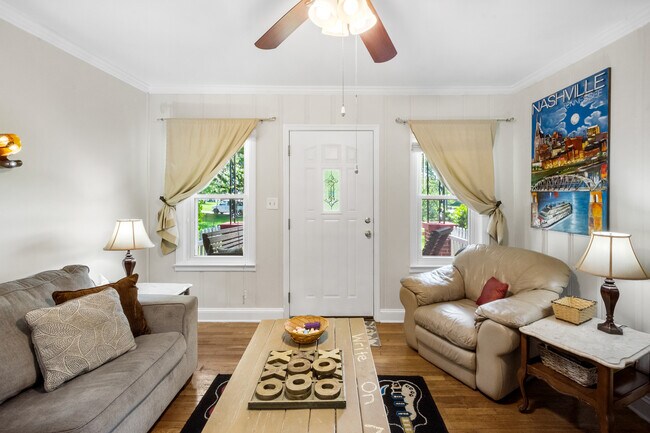 Building Photo - 1208 Currey Rd